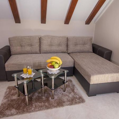 Apartment Niko Kastel Stari Kastela Bilik gambar
