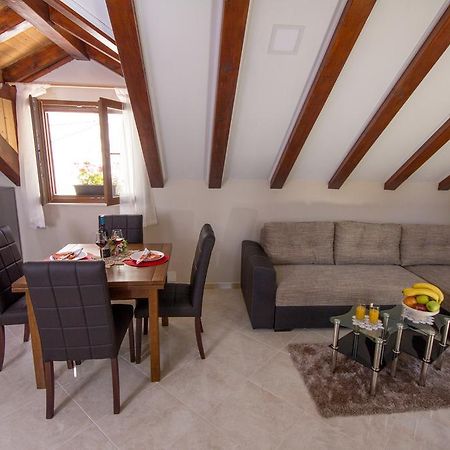 Apartment Niko Kastel Stari Kastela Bilik gambar