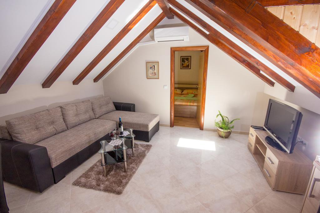 Apartment Niko Kastel Stari Kastela Bilik gambar